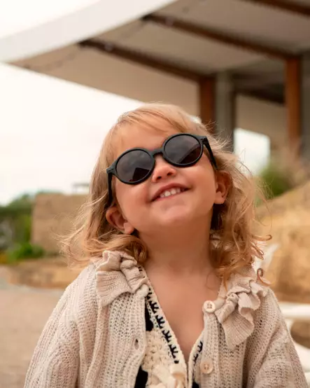 Lasten aurinkolasit IZIPIZI #D Black Road lapsella. - Solglasögon för barn - BBY2328001X00 - 2