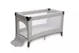 Matkasänky Britton Compact Quartz Grey, päädyssä luukku taaperolle. - Resesängar - B2480 - 2