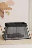 BabyBjörn Light matkasänky Travel Cot Light Black on kevyt ja helppokäyttöinen. - Resesängar - BB040280 - 3