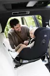 Joie i-Prodigi PRO Turvaistuin Eclipse lapsella autossa. - Bilbarnstolar 9-36 kg - C2103CAECL000 - 2