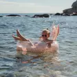 Little Dutch uimarengas Little Mermaid lapsella vedessä. - Badleksaker - LD2016390 - 4
