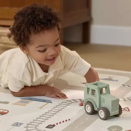 Little Dutch Traktori figuurilla on ihana lisä autoleikkeihin. - Träleksaker - LD2551 - 2