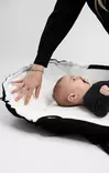 Najell SleepCarrier vol.5 kantokassi Matte Black, sopii myös leikkialustaksi. - Liggvagnar och bärväskor - N32600401 - 9