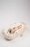 Najell Sleep Carrier X kantokassi Oat Beige on myös unipesä vauvalle. - Liggvagnar och bärväskor - N20101201 - 5