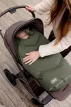 Voksi Urban untuvalämpöpussi Thyme Green sopii lähes kaikkiin rattaisiin. - Åkpåsar för barnvagn - 01813040-2601 - 2