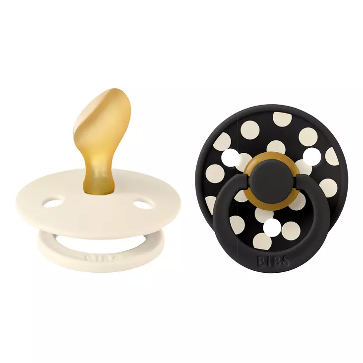 Bibs luonnonkumitutti 2 kpl 6-18kk Ivory/Black Studio Collection. - Nappar och napphållare - 221134101 - 1