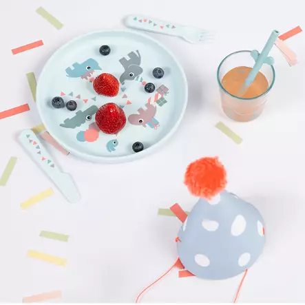 Done By Deer Foodie ruokailusetti Celebration Blue ruokap=C3=B6yd=C3=A4=
ss=C3=A4. - Tallrikar och skålar - 1546102 - 2