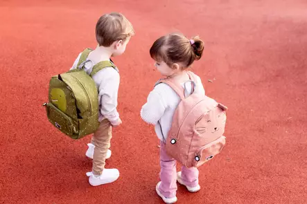 Lasten reppu Trixie Mrs. Cat lapsen selässä. - Klubbryggsäckar - 90222 - 2