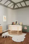 Stokke Sleepi 2026 sänky Natural reunapehmusteella. - Stokke Sleepi produkter - 711501STA2 - 2