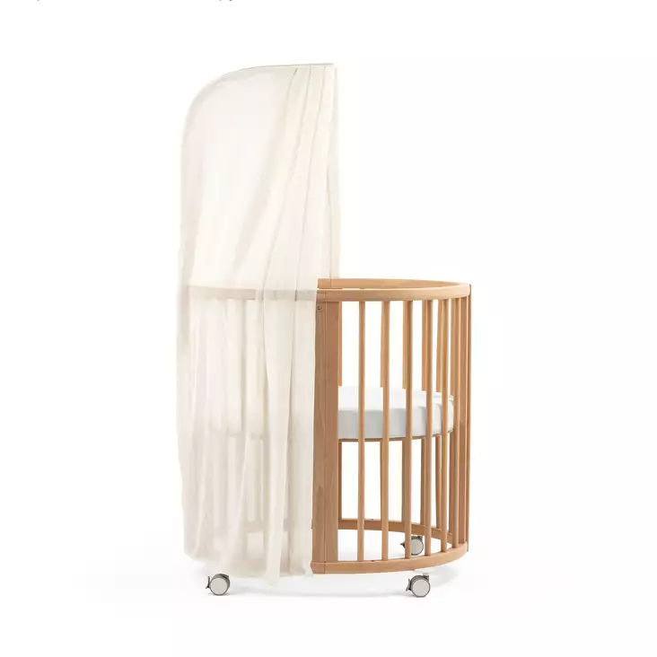 Stokke uudinverho Birch Beige Sleepi Mini sängyssä. - Stokke Sleepi produkter - 599302 - 1