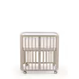 Stokke Nighti Mini Vanilla White reunapehmusteella. - Spjälsängar och barnsängar - 705402bund3 - 5