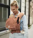 Kantoreppu Stokke Limas Carrier Plus OCS Terracotta vauvalla. - Bärselar - 619313 - 3