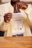 Medela maidonsäilytyspussit, helppo sulkea. - Andra amningsprodukter - 80405 - 5