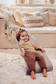 BabyBj=C3=B6rn Bouncer Bliss sitteri Woven Petal Quilt Sand Grey isomm=
alla lapsella. - Babysittrar - BB006317 - 5