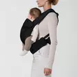 Cybex Coya Boucle kantoreppu Smoky Black lapsella kasvot eteen päin. - Cybex bärsele - 525000787 - 3