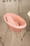 Vauvan kylpytuki Luma Blush Pink ammeessa. - Badkar och badstöd - L17117 - 2