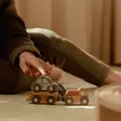 Little Dutch pikkuautot lapsen leikeissä. - Träleksaker - LD2537 - 4