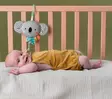 Taf Toys soittorasia Kimmy Koala Musical Koala lapsella pinnasängyssä. - Mobiler och speldosor - 265918 - 2