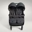 Tuplarattaat Joie Estrella Ebony edestä. - Syskonvagn - 293579 - 4