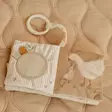 Little Dutch pikku puuhakirja Newborn Naturals peilillä. - Skallror, greppleksaker och bollar - LD8419 - 5