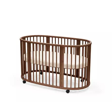 Stokke Sleepi V3 pinnasänky Warm Brown patjalla. - Stokke Sleepi produkter - 591404bund - 2