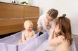 Stokke Flexi Bath kylpyamme Lavender lapsilla. - Badkar och badstöd - 531914pak - 2
