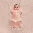 Love To Swaddle Up LITE kapalopussi Summer, Blush vauvan päällä - Sovpåsar - L1002001BL - 3