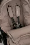 Nuna Triv LX rattaat Cedar, lämpöpussissa aukot valjaille. - Resevagnar och barnvagnar - STC21300CDRGL - 7