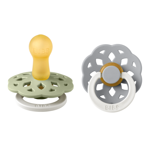 Pime=C3=A4ss=C3=A4 hohtavat tutit v=C3=A4riess=C3=A4 Sage ja Cloud - Nappar och napphållare - 240NISACL - 1