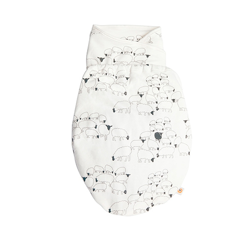 Ergobaby Swaddler kapalopussi v=C3=A4riss=C3=A4 Sheep. - - EBCSWASHEEP - 1