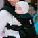 Ergobaby Omni Breeze kantoreppu v=C3=A4riss=C3=A4 Onyx Black vauvalla.=
 - Bärselar - BCZ360PONYX - 2